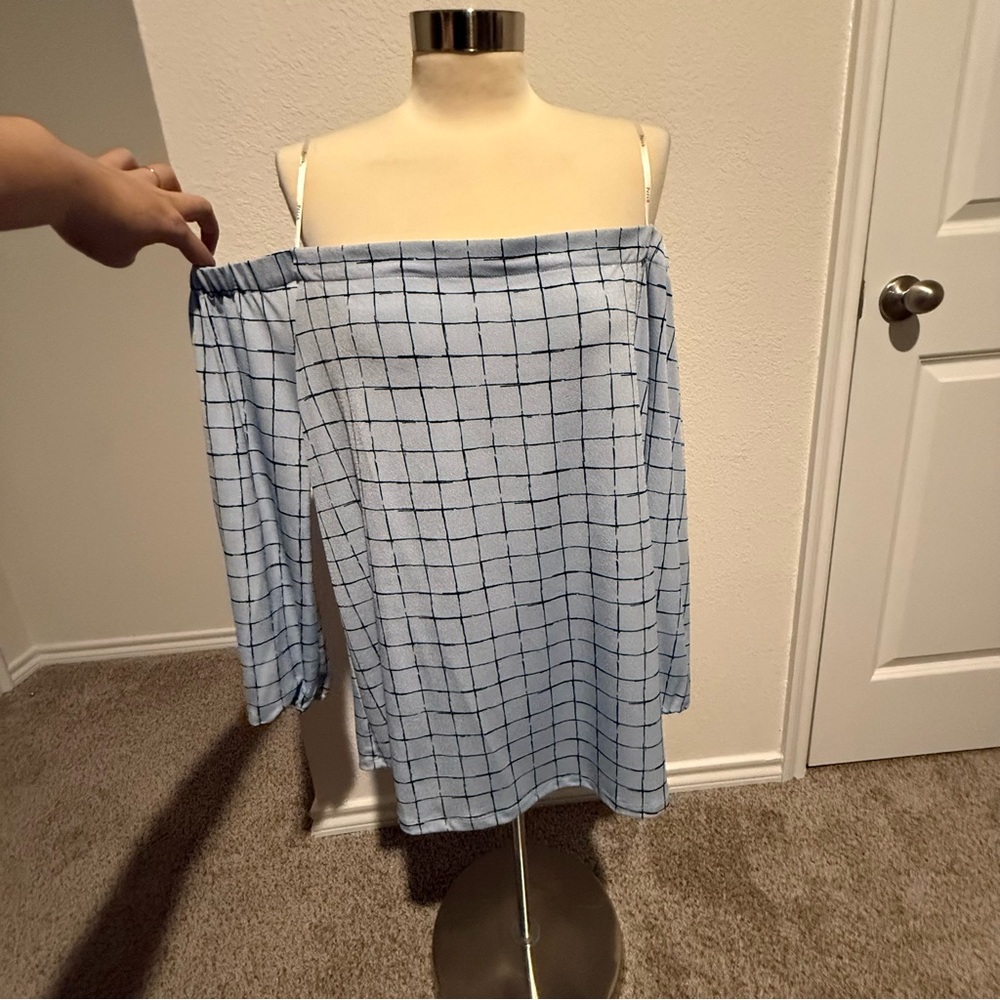 Off-Shoulder Light Blue Grid Pattern Top - Picture 2 of 9